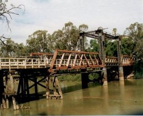 Swan Hill - Murray River Road Bridge - Nambucca Heads Accommodation